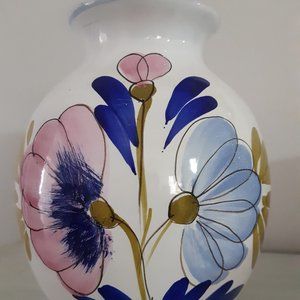 Ceramic flower vase. Handpainted  Signed ITALY
